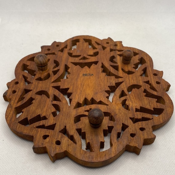 Vintage Hand Carved Wooden Raised Footed Trivet Leaves & Flower Made in India - Picture 5 of 9